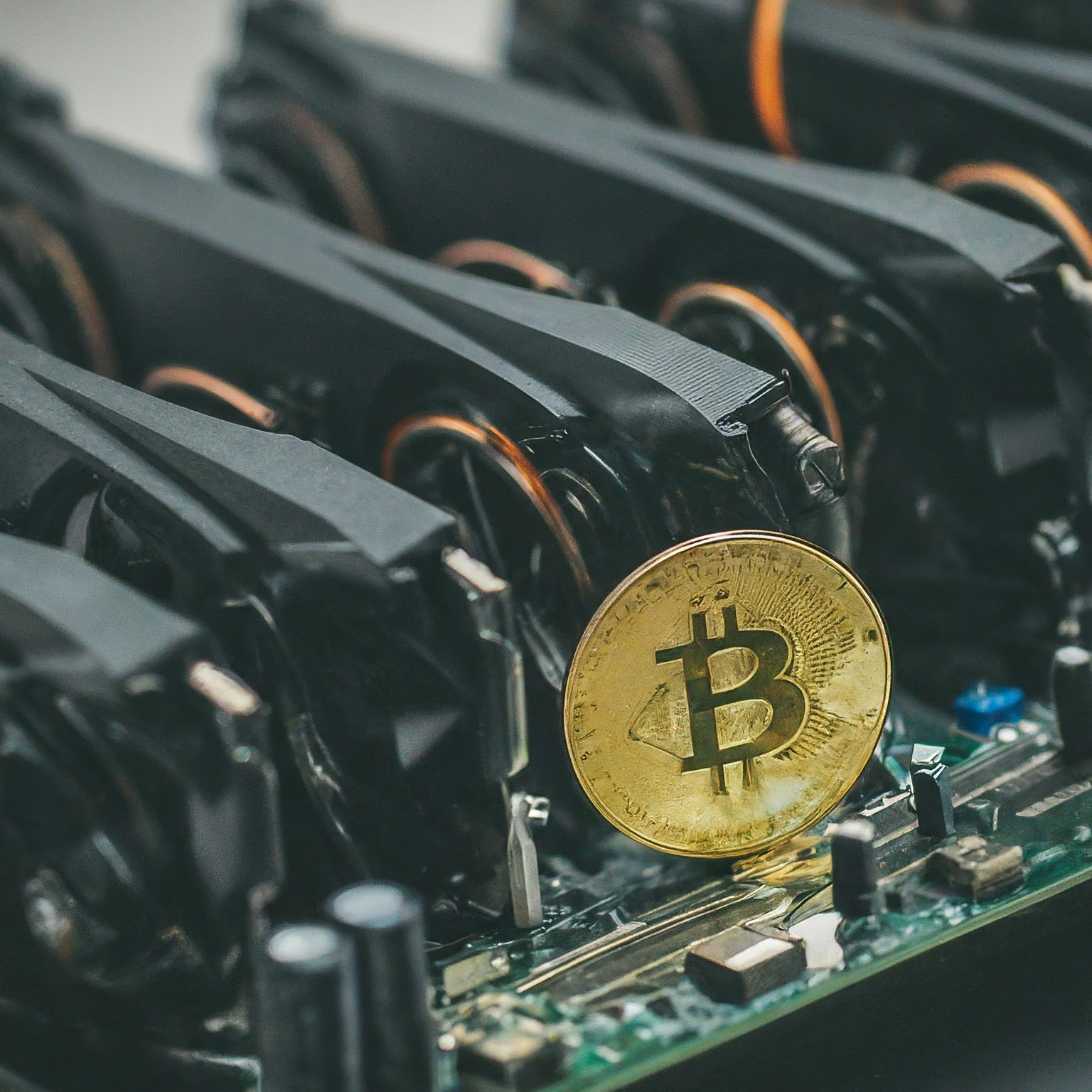 Bitcoin Mining in Crisis? Power Costs Threaten Profitability #Bitcoin